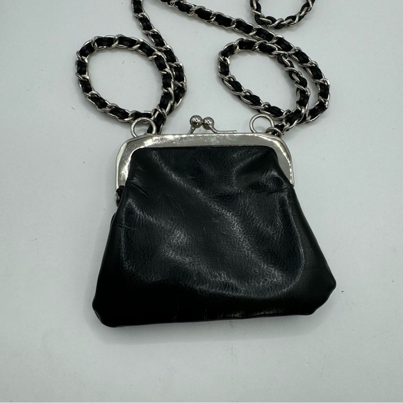 Express vintage Y2K black faux leather kiss lock chain strap small crossbody - Picture 5 of 12